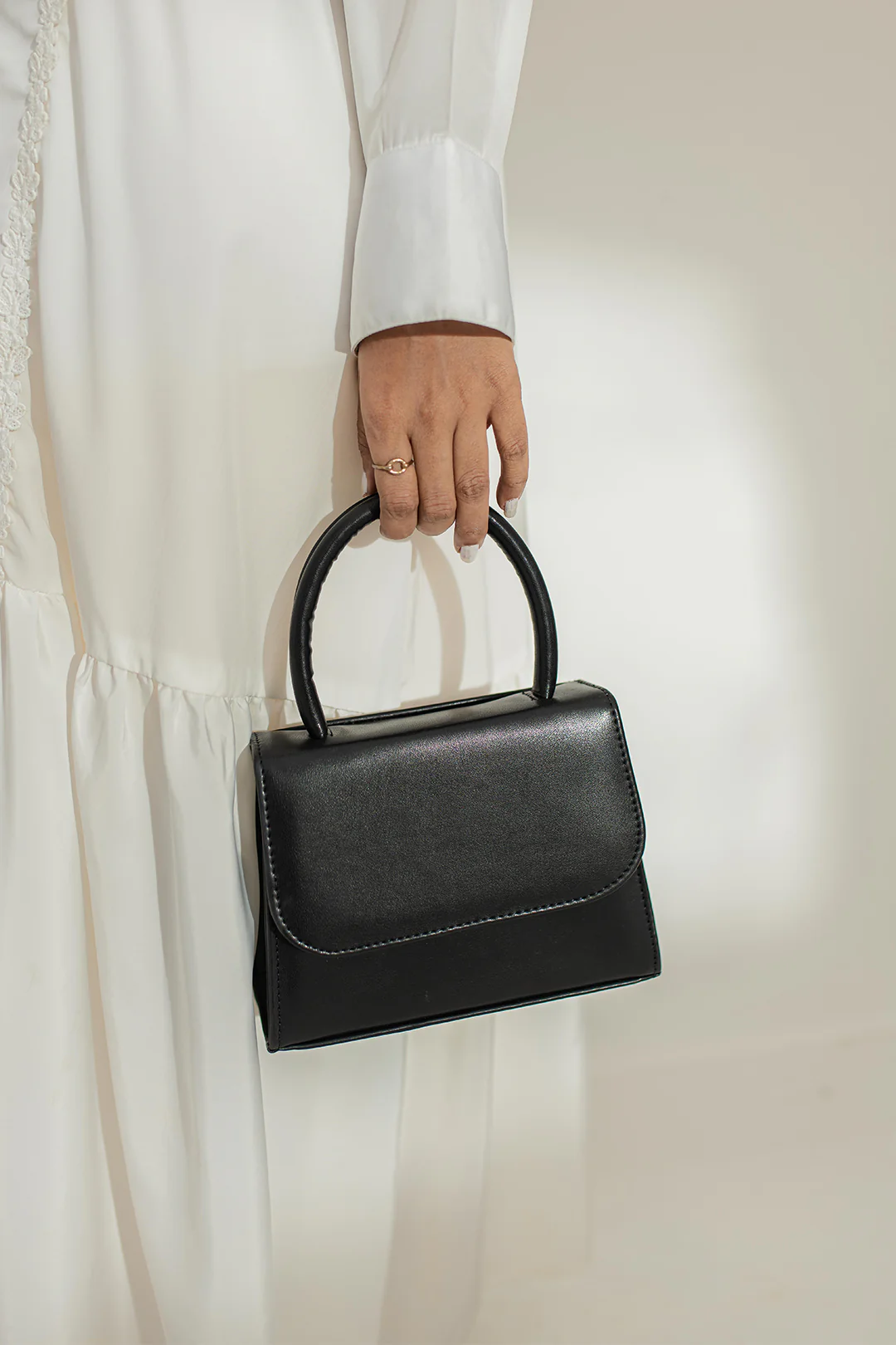 Cross-Body Bags - E221 - Image 12