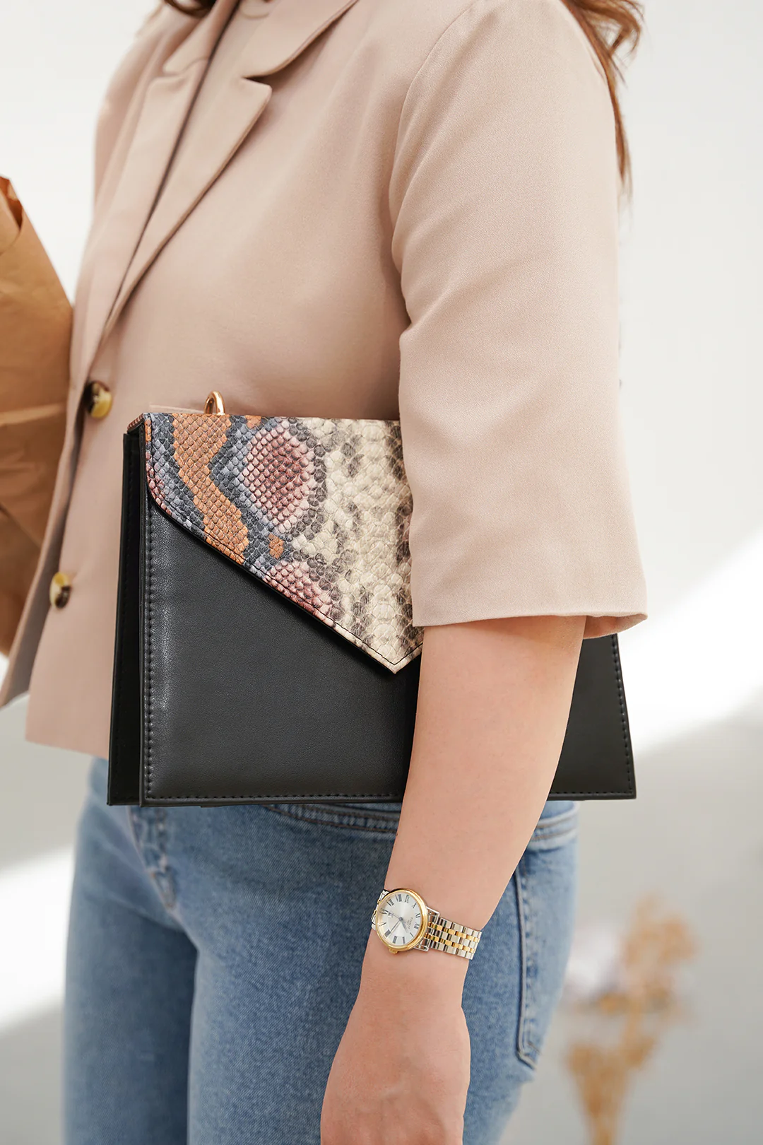 Cross-Body Bags - E201 - Image 7