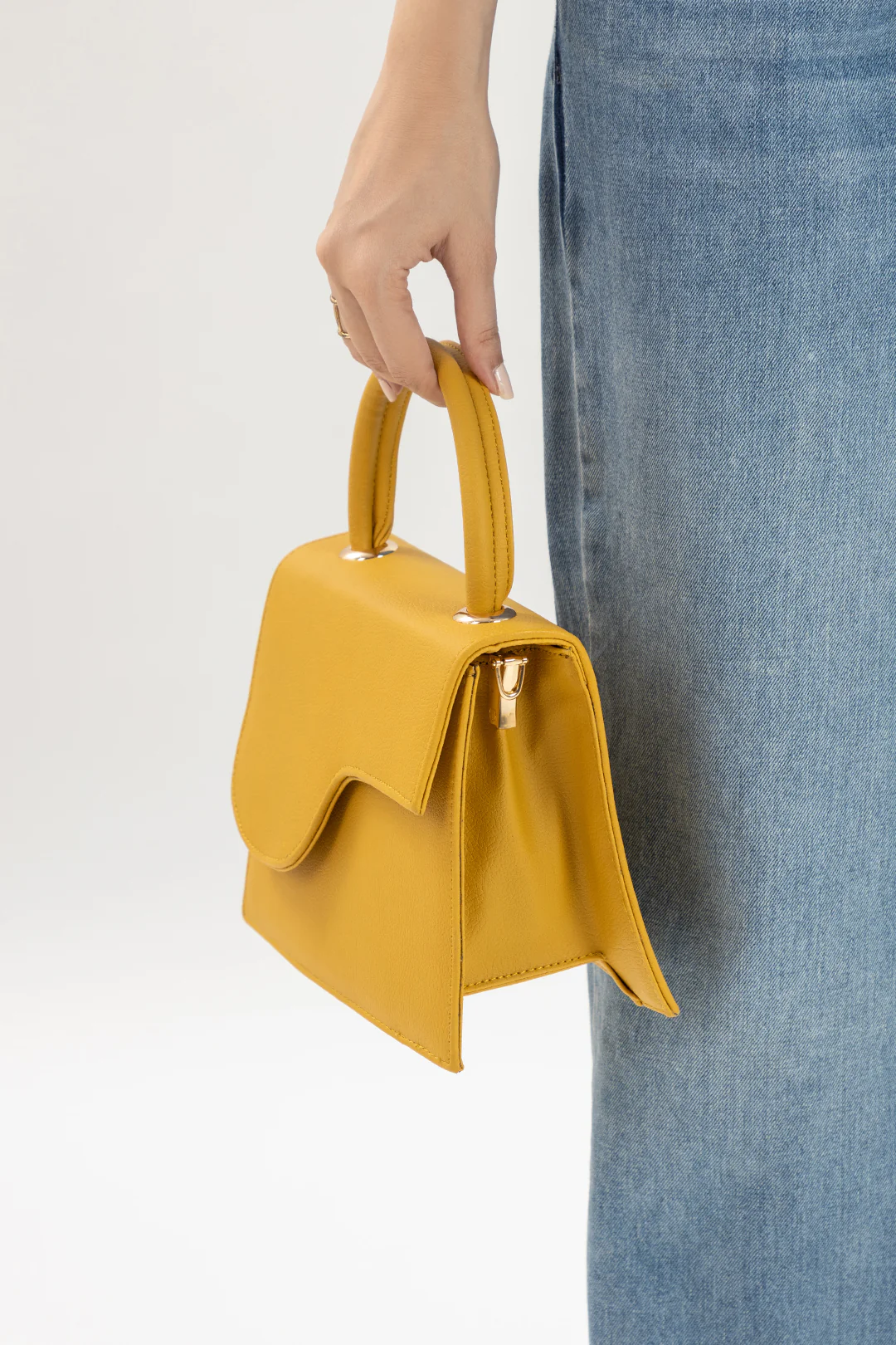 Cross-Body Bags - E278 - Image 10