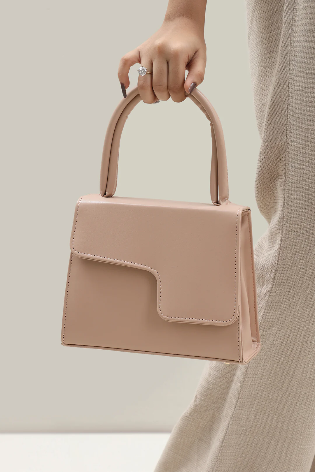 Cross-Body Bags - E304 - Image 9