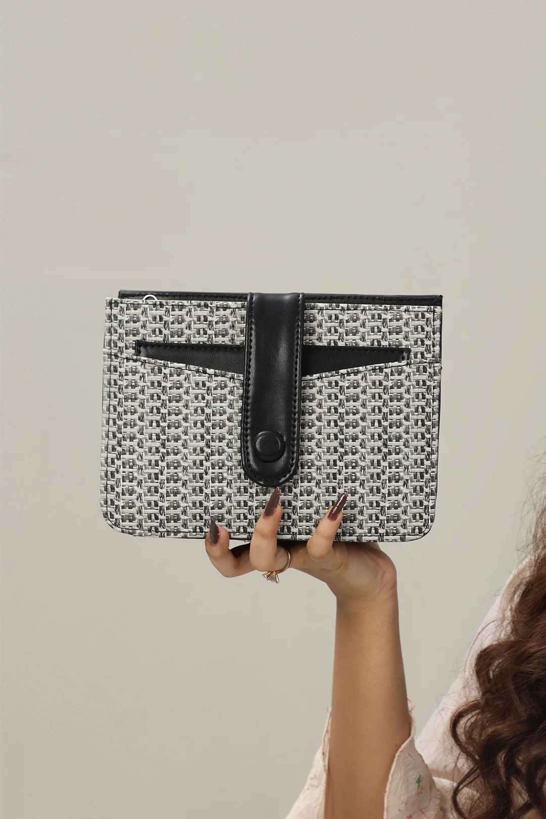 Cross-Body Bags - E305 - Image 10