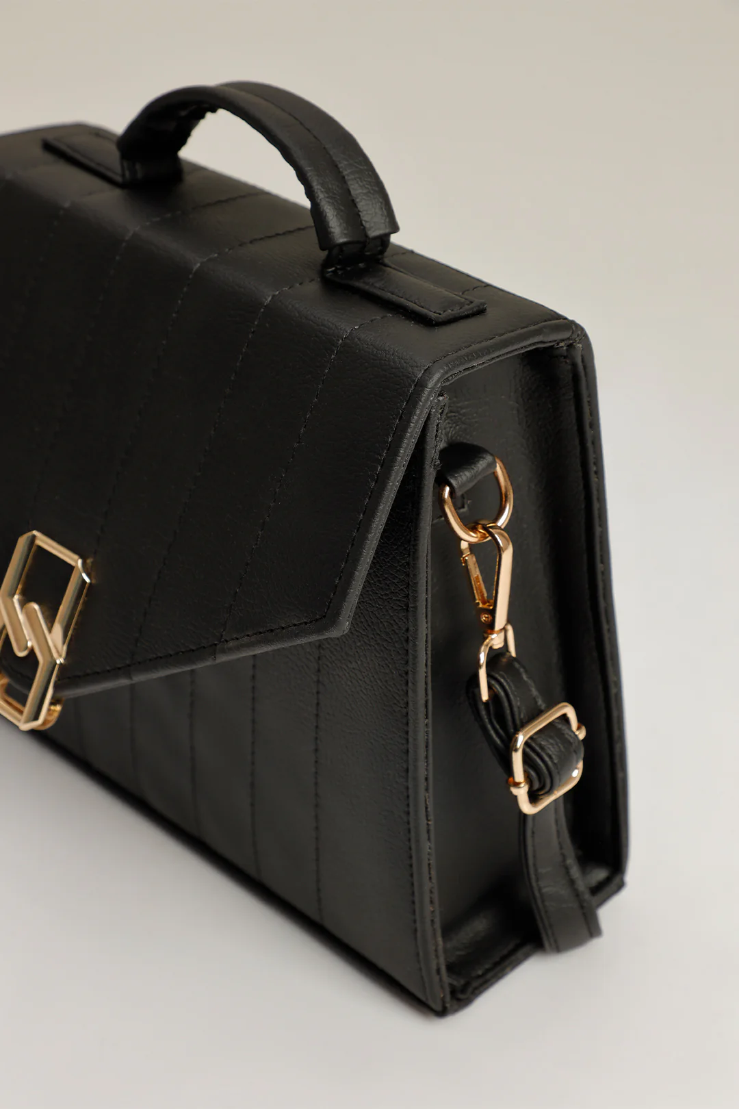 Cross-Body Bags - E353 - Image 2