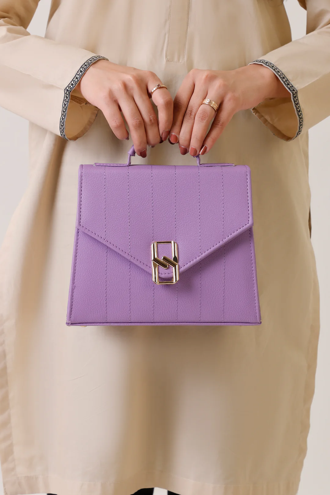 Cross-Body Bags - E353 - Image 3