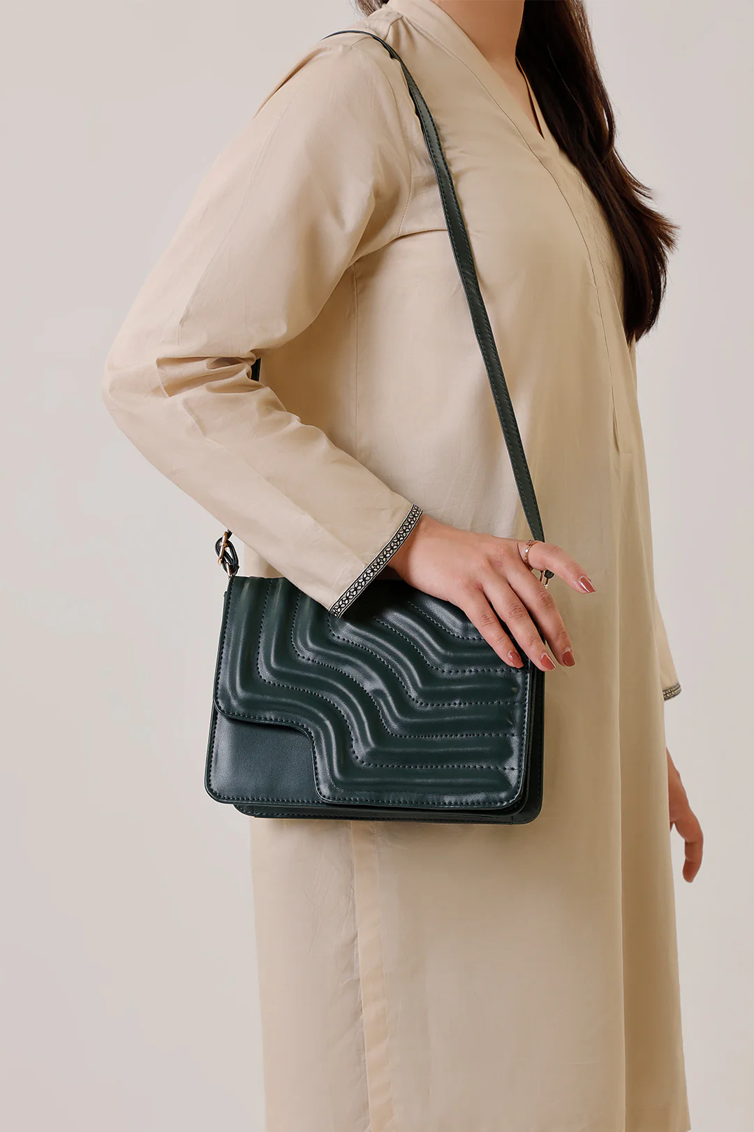Cross-Body Bags - E354 - Image 9