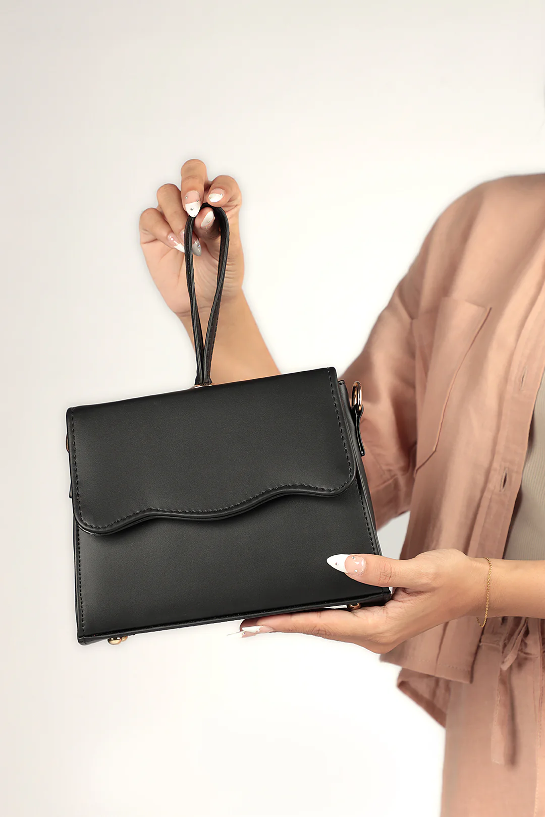 Cross-Body Bags - E386 - Image 2
