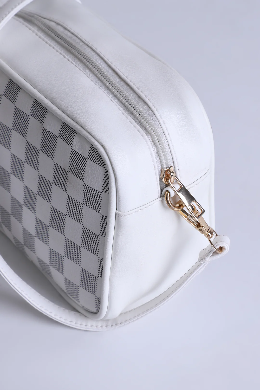 Cross-Body Bags - E530 - Image 9