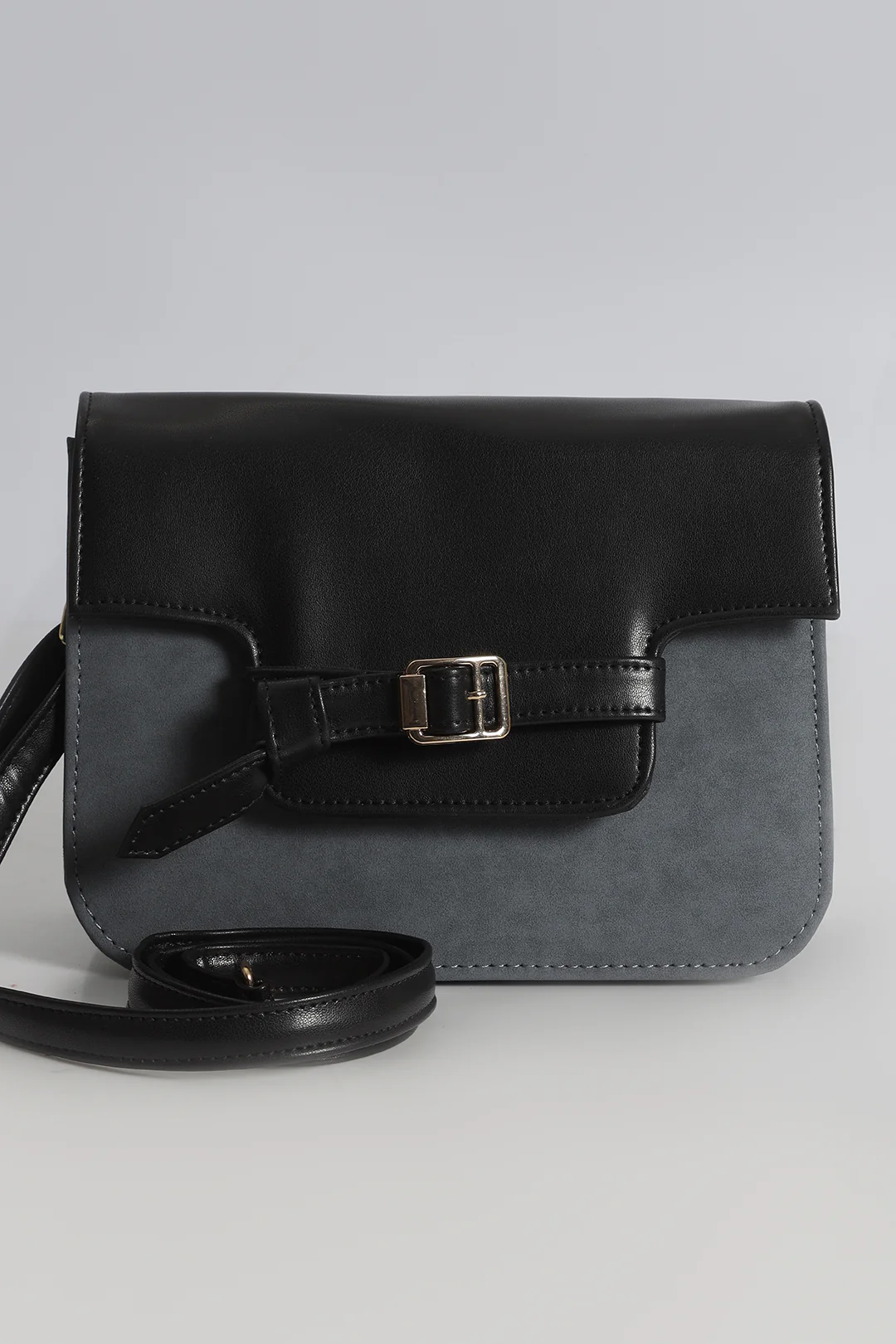 Cross-Body Bags - E565 - Image 5