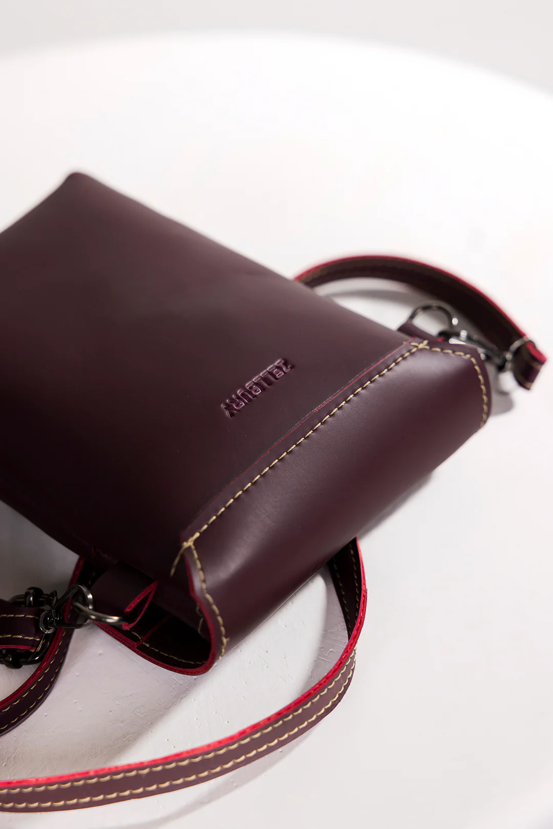 Cross-Body Bags - E581 - Image 11