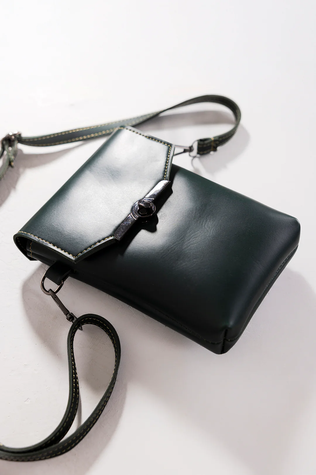 Cross-Body Bags - E581 - Image 2