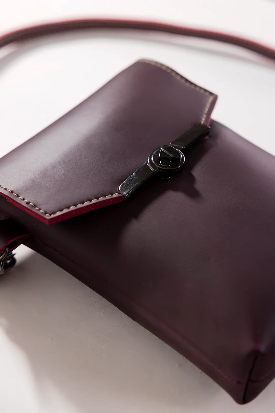 Cross-Body Bags - E581 - Image 7