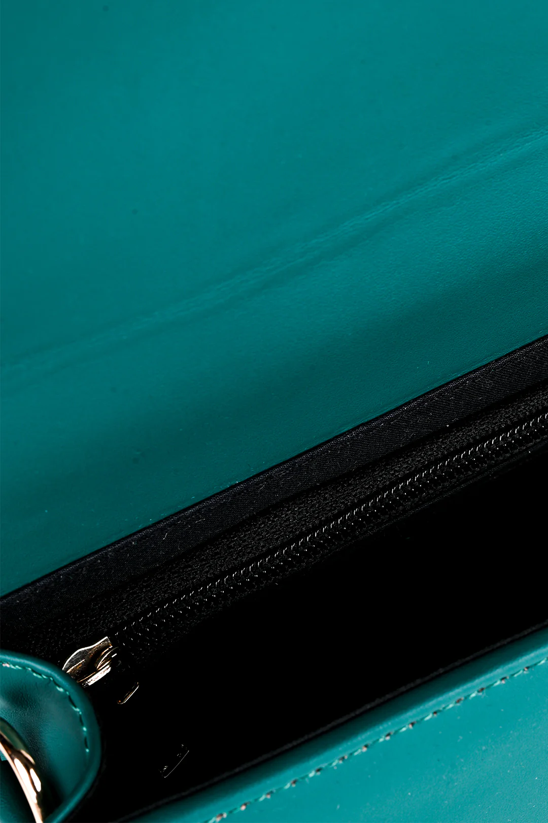 Cross-Body Bags - E937 - Image 10