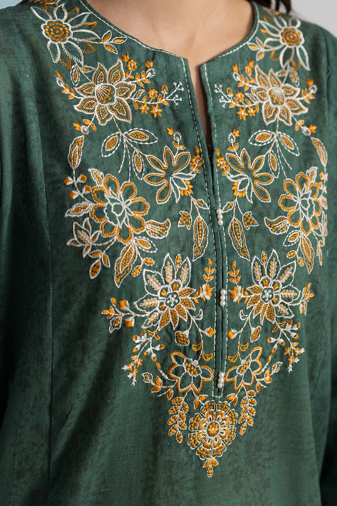 Embroidered Kurta Dupatta Trouser - 2887 - Image 4