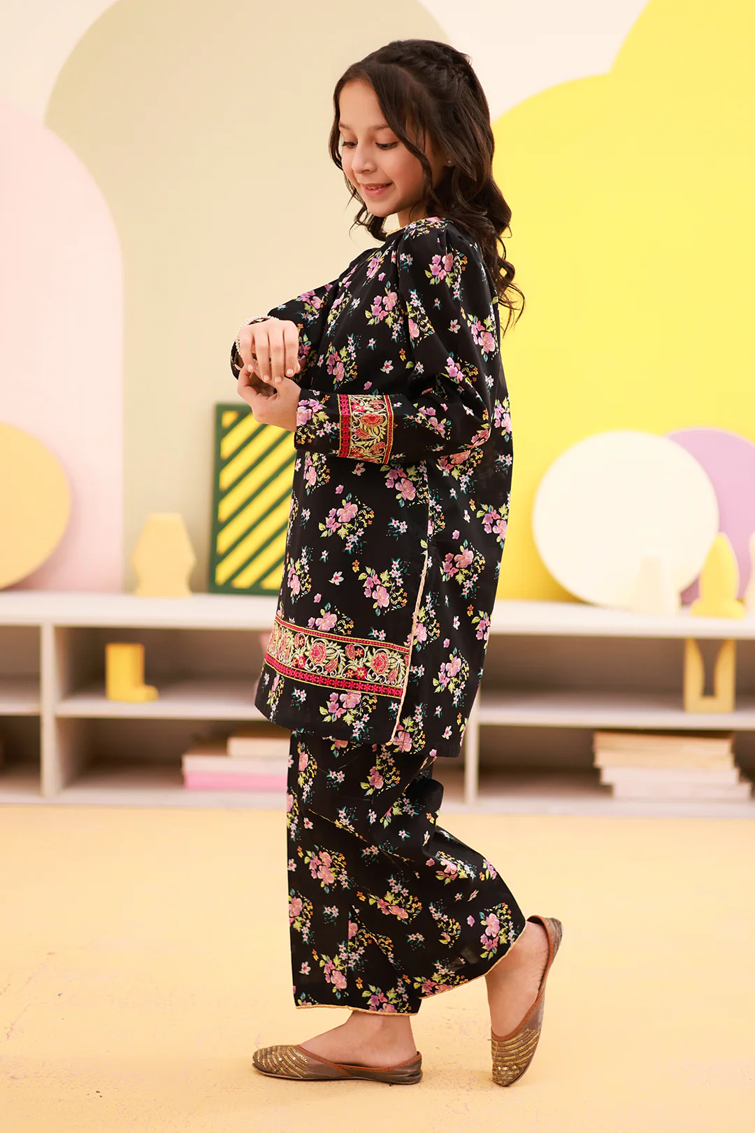 Embroidered Kurta Trouser - 2471 - Image 2