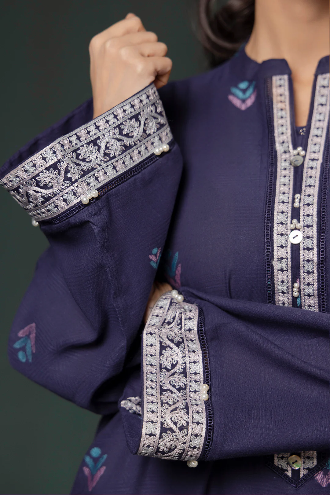 Embroidered Kurta Trouser - 3320 - Image 4