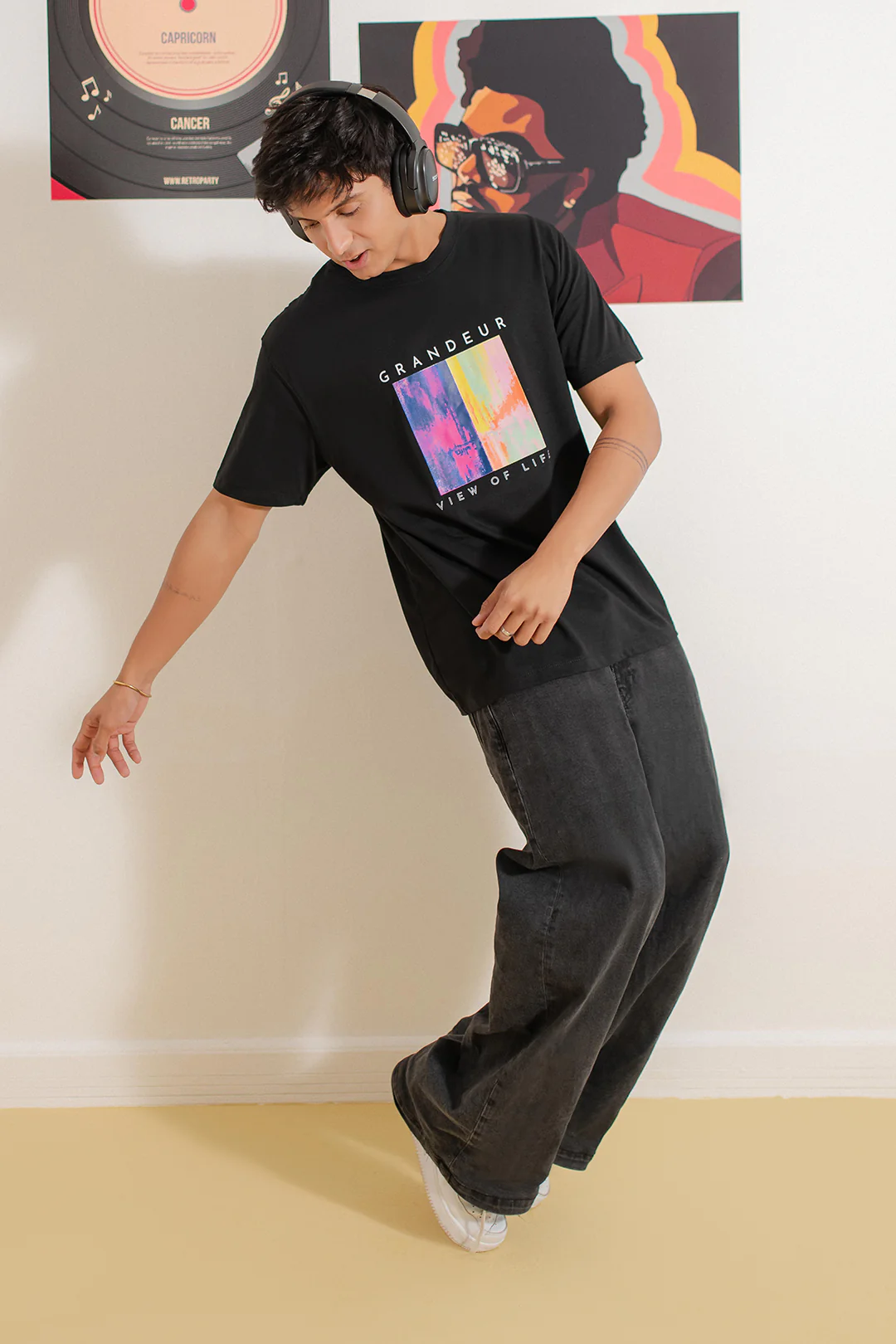 Graphic T-Shirt - R010 - Image 4