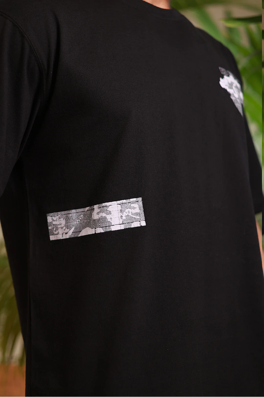 Relax Graphic T-Shirt - X013 - Image 4