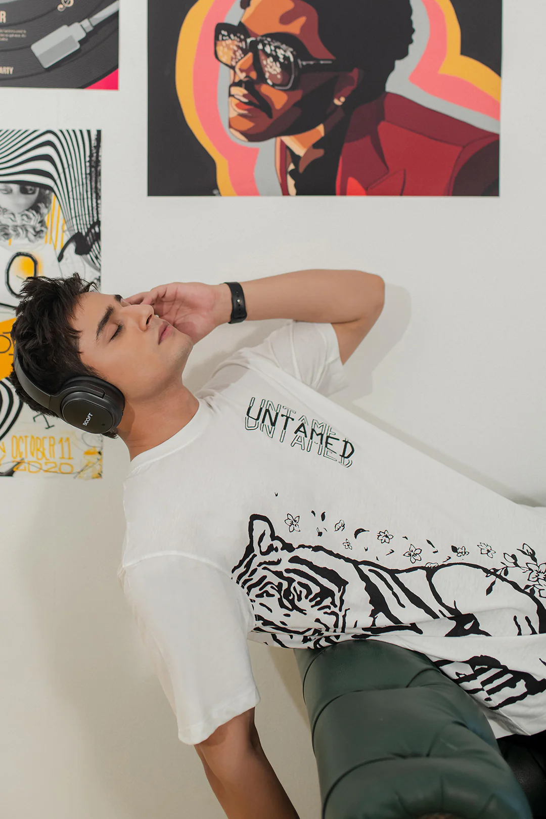 Relax Graphic T-Shirt - X036 - Image 3