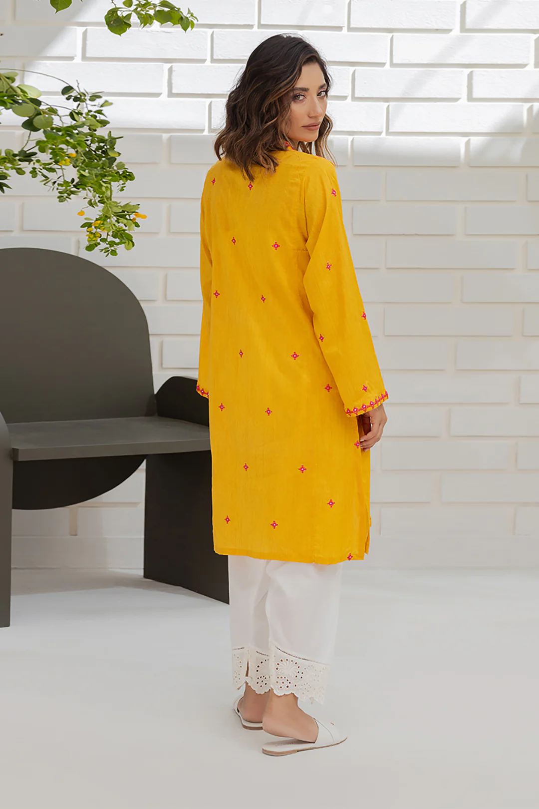 Embroidered Kurta - 1116 - Image 5