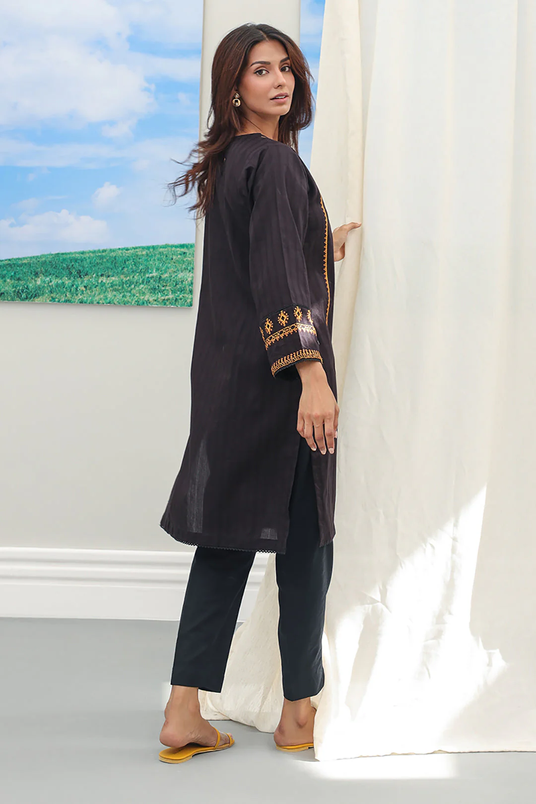 Embroidered Kurta - 1117 - Image 5