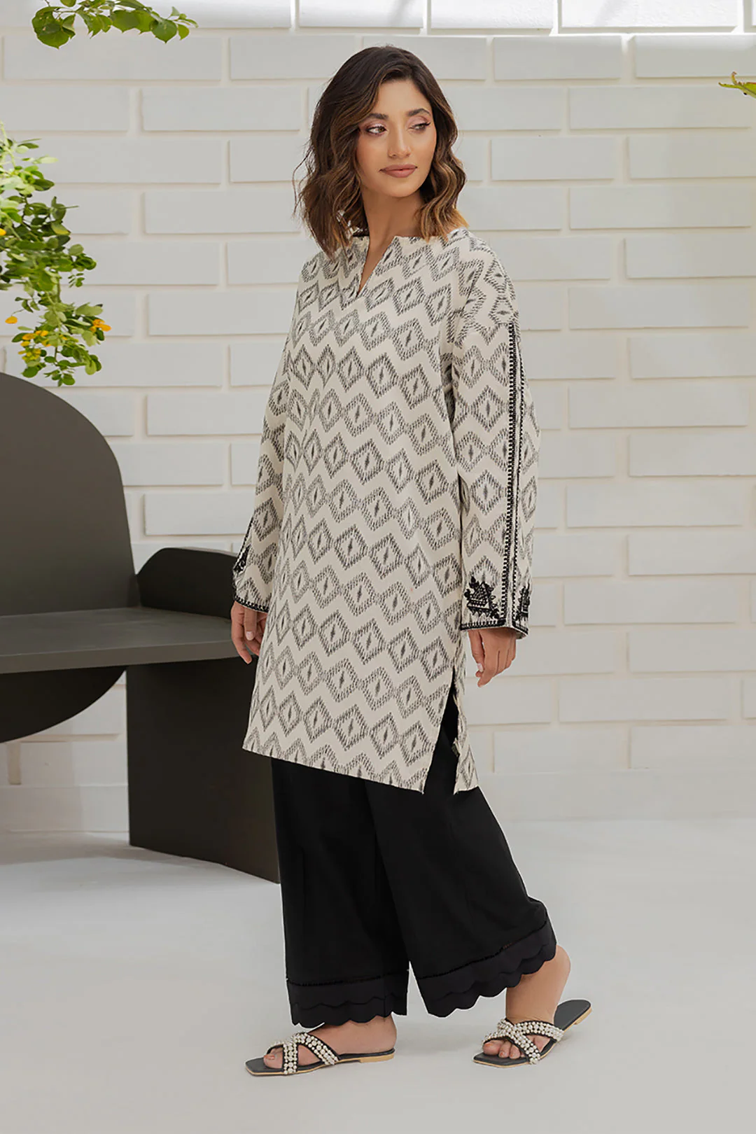 Embroidered Kurta - 1215 - Image 3