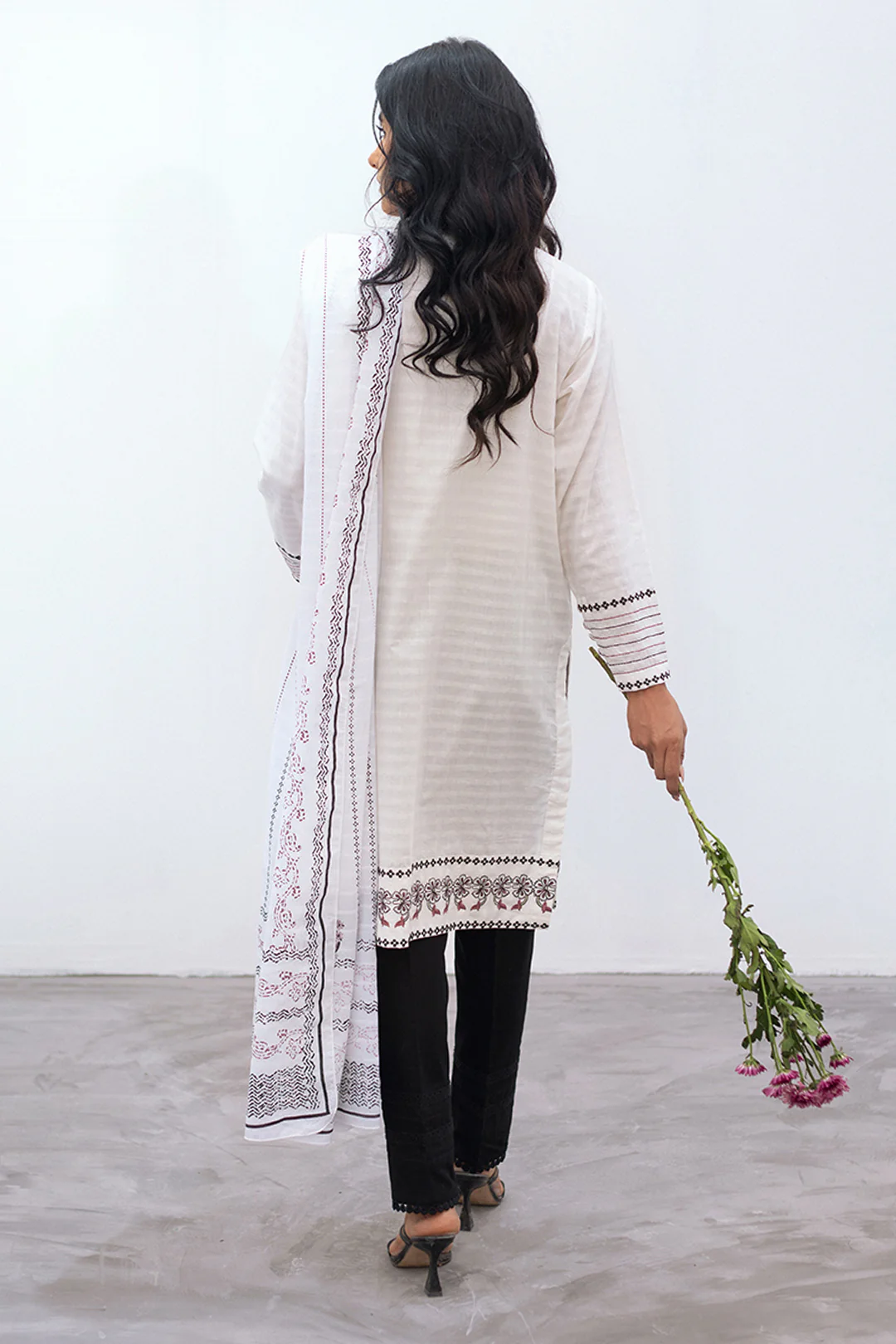 Embroidered Kurta Dupatta - 0442 - Image 5