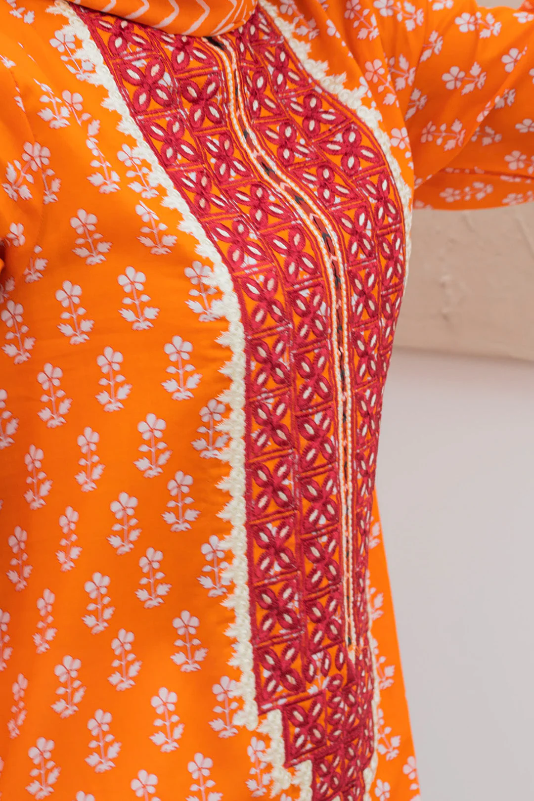Embroidered Kurta Dupatta - 1068 - Image 4