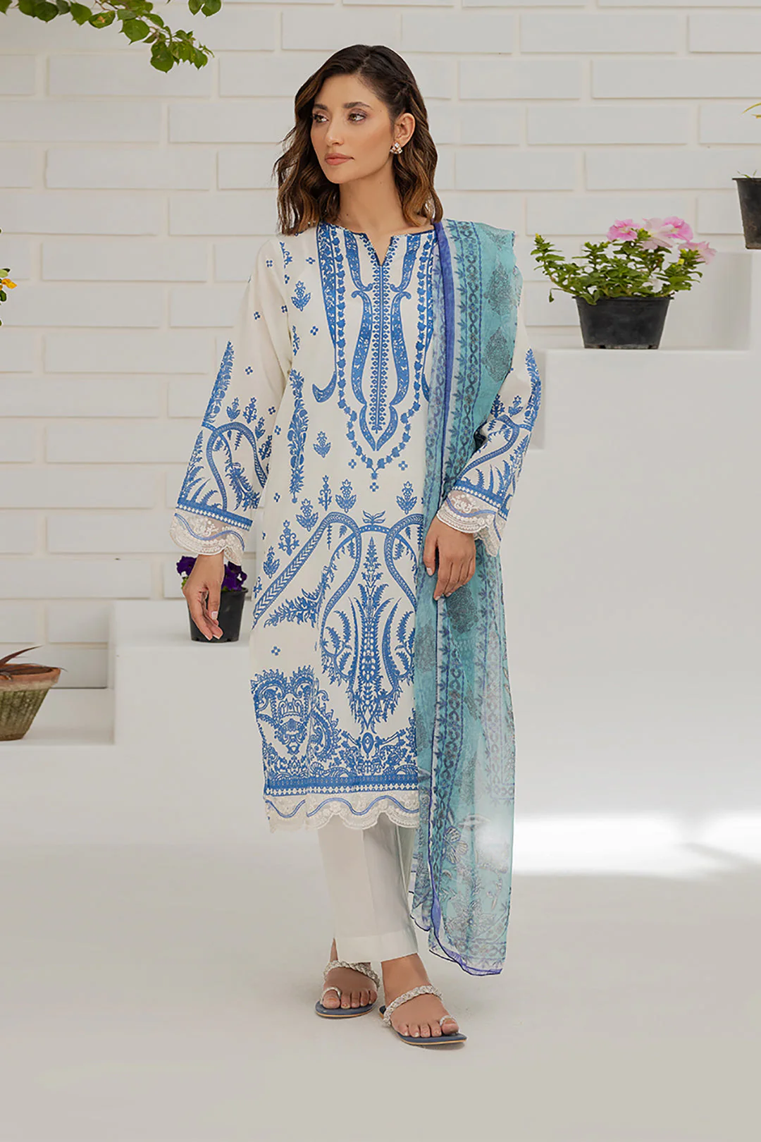 Embroidered Kurta Dupatta Trouser - 1076 - Image 3
