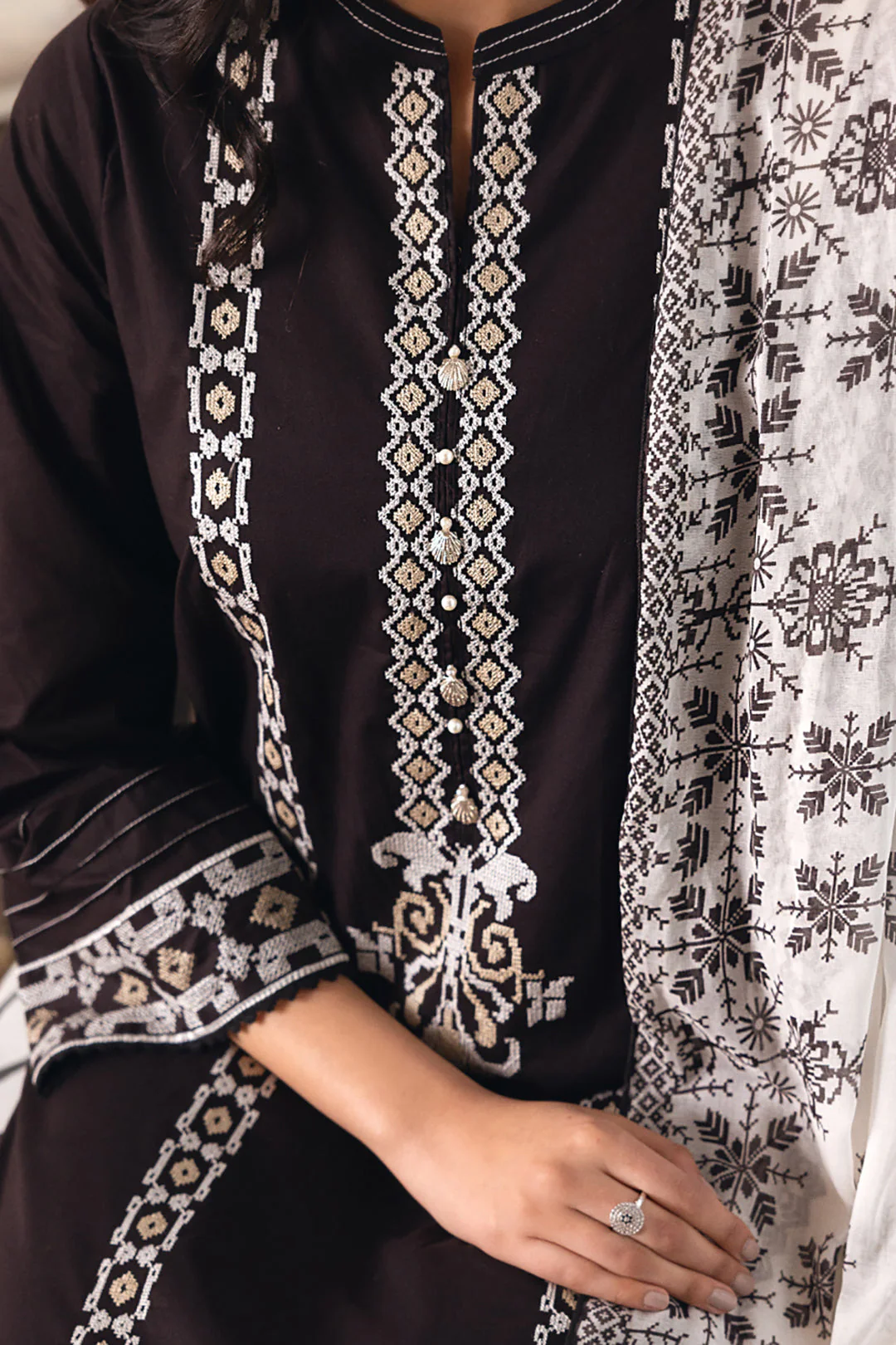 Embroidered Kurta Dupatta Trouser - 1081 - Image 4