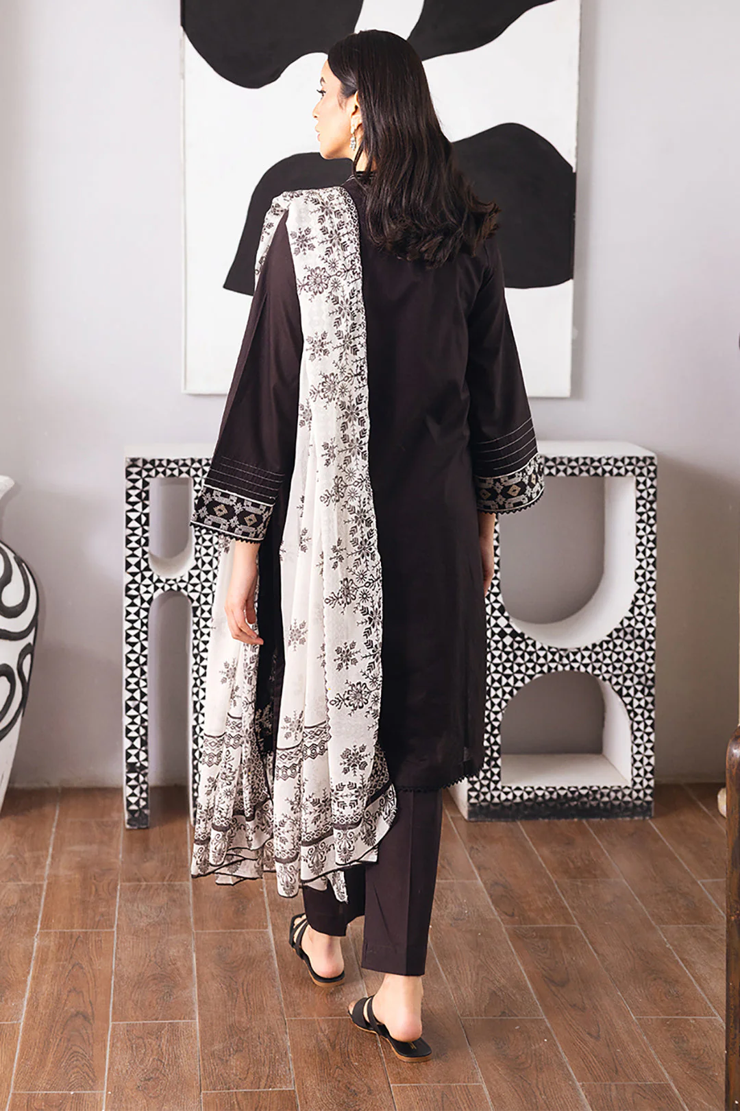 Embroidered Kurta Dupatta Trouser - 1081 - Image 5