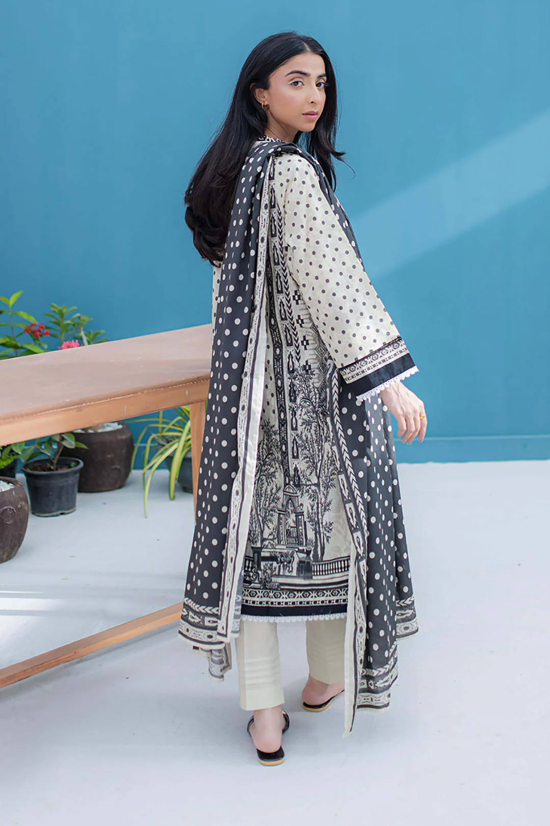 Embroidered Kurta Dupatta Trouser - 1191 - Image 3
