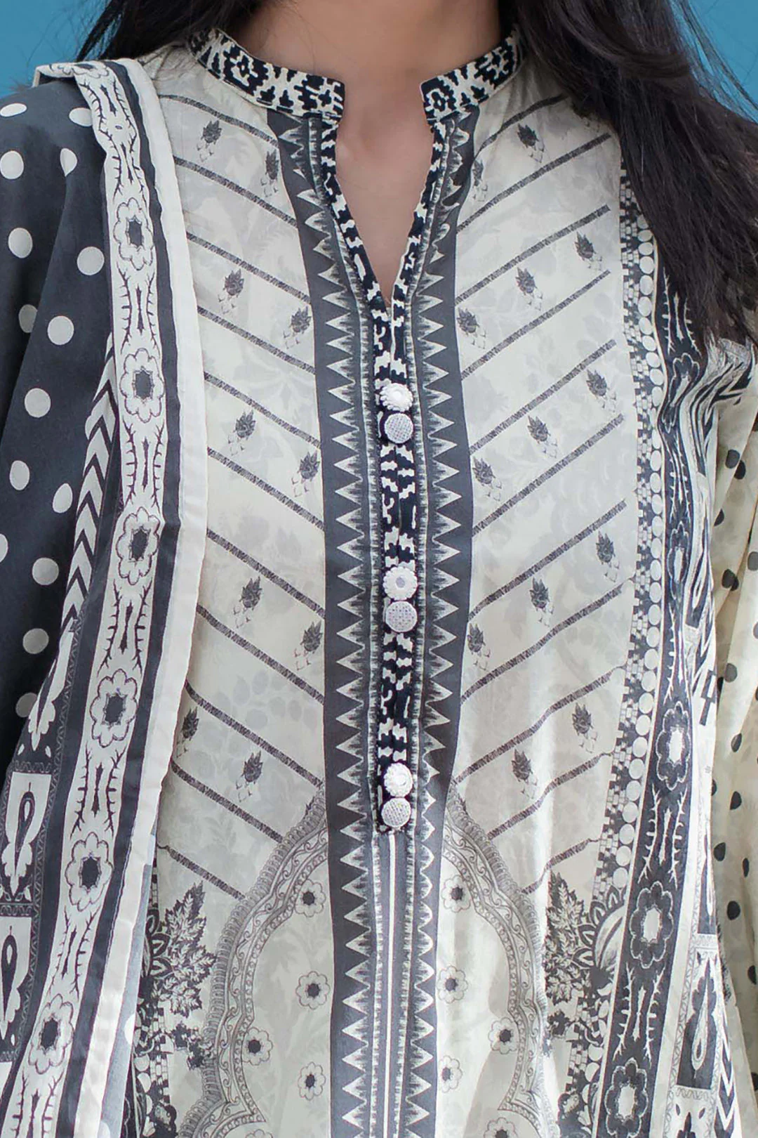 Embroidered Kurta Dupatta Trouser - 1191 - Image 4