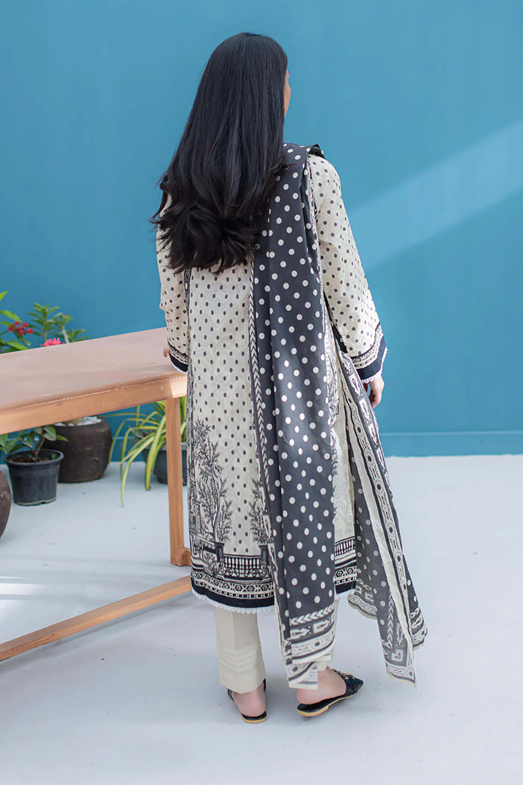 Embroidered Kurta Dupatta Trouser - 1191 - Image 5