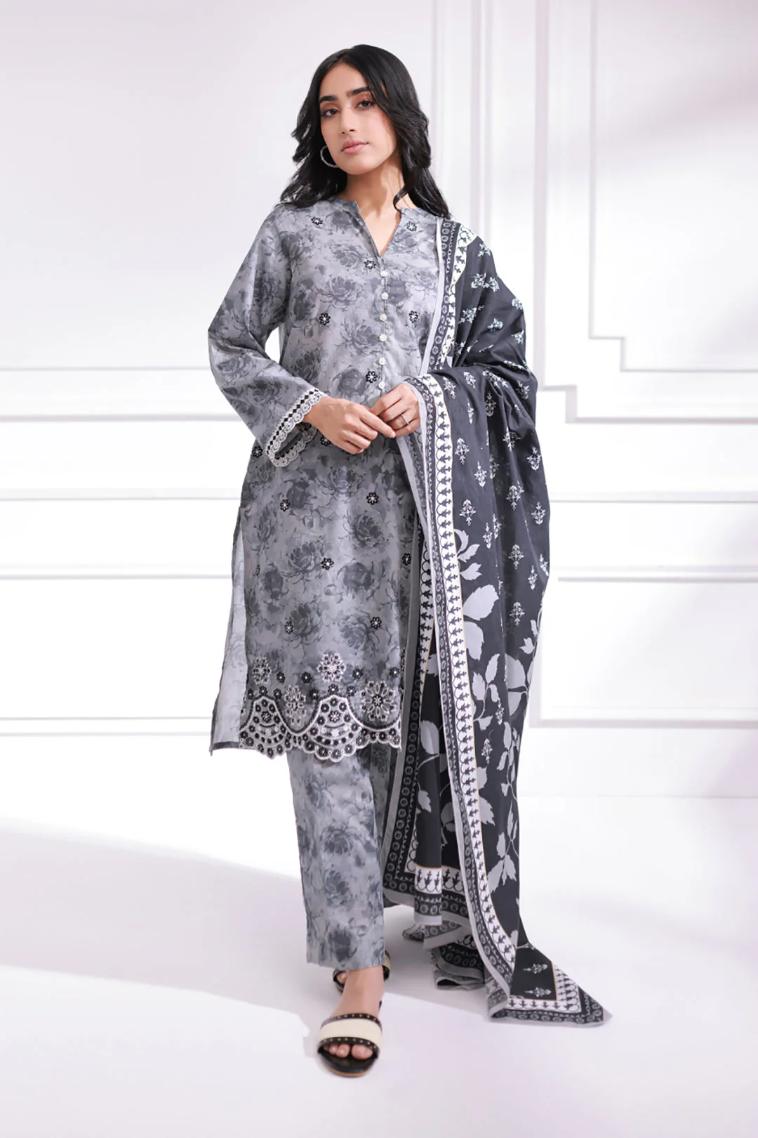 Embroidered Kurta Dupatta Trouser - 1222 - Image 2