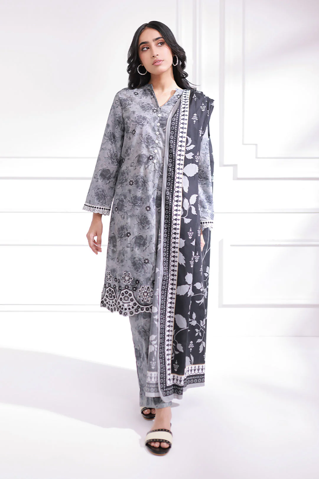 Embroidered Kurta Dupatta Trouser - 1222 - Image 6