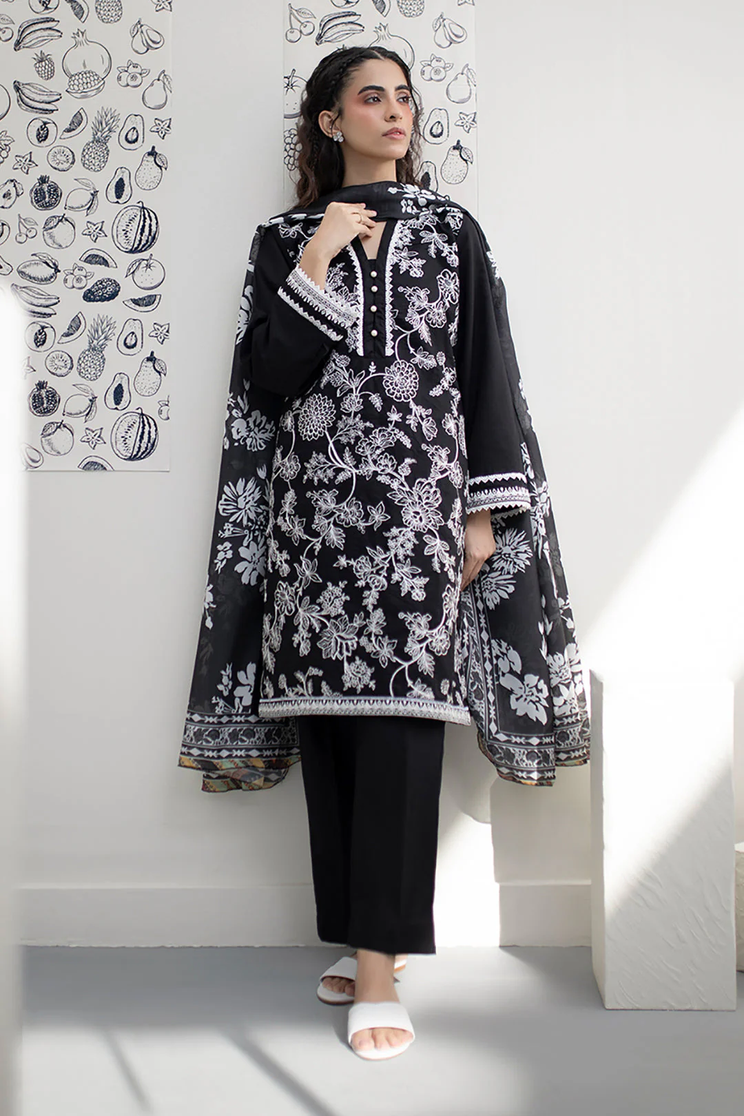 Embroidered Kurta Dupatta Trouser - 1337 - Image 2