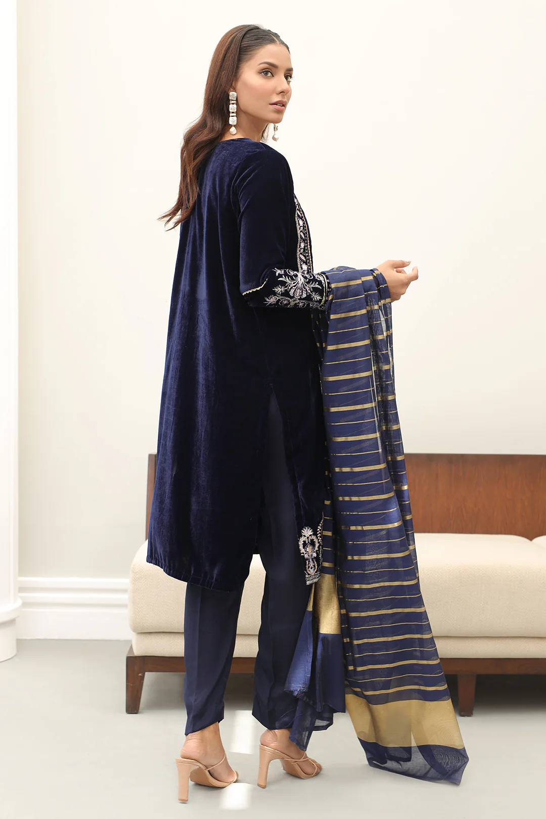 Embroidered Kurta Dupatta Trouser - 3241 - Image 5