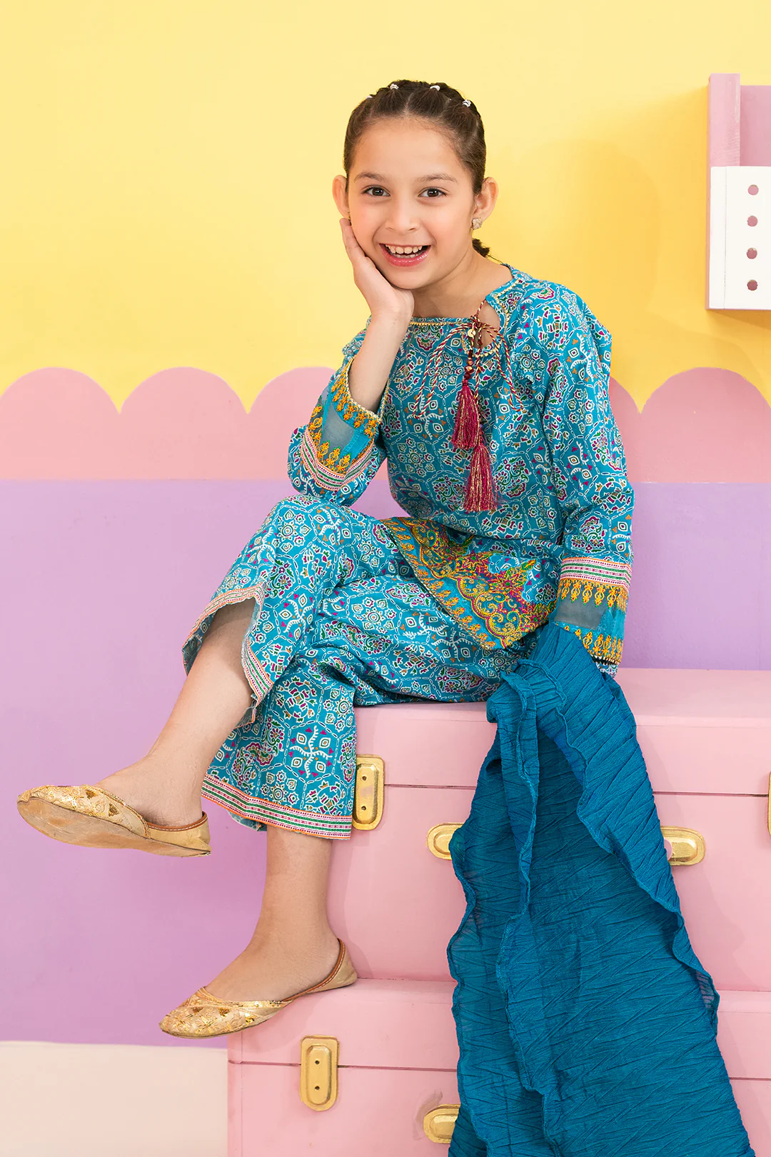 Embroidered Kurta Dupatta Trouser - 3691 - Image 4