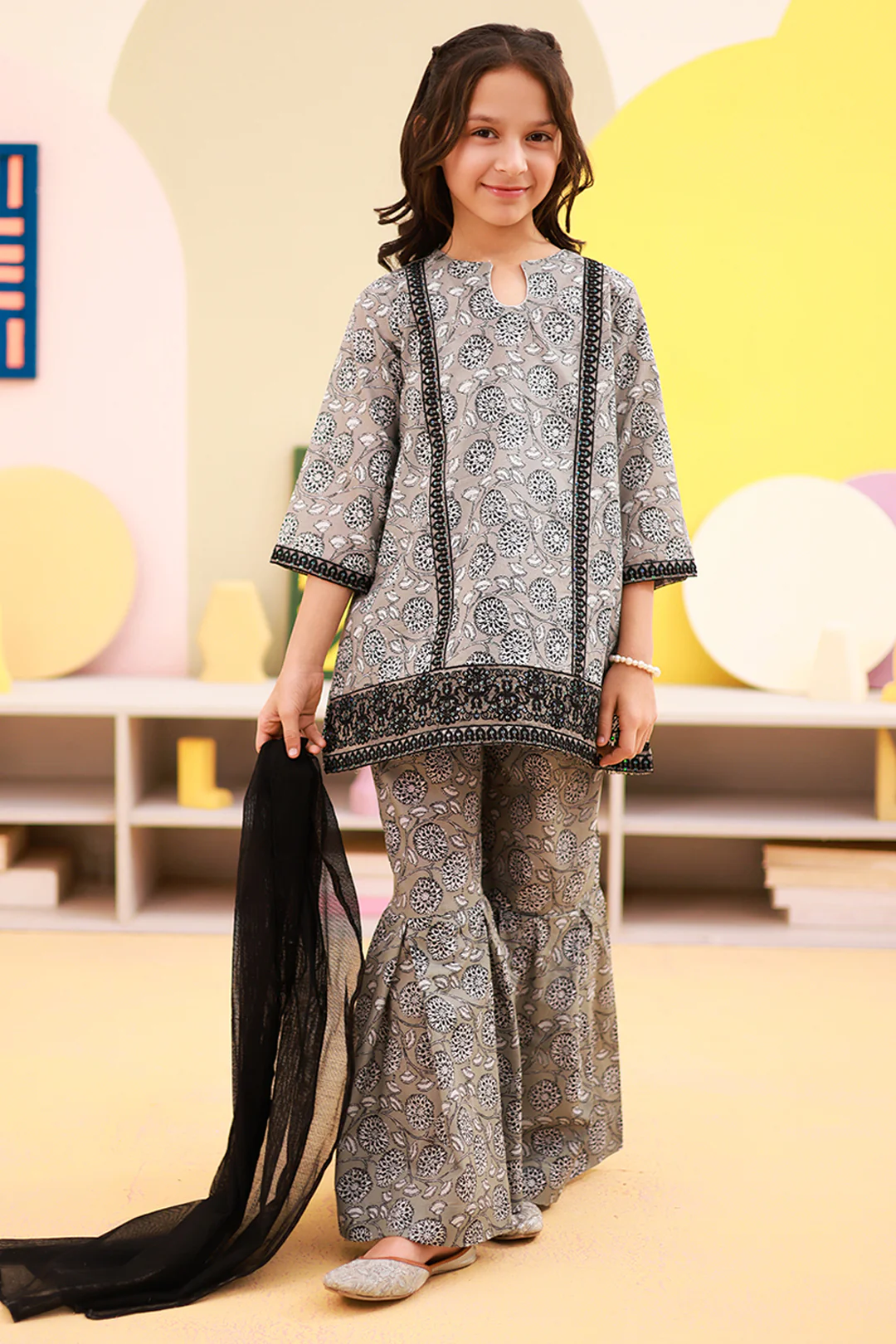 Embroidered Kurta Dupatta Trouser - 3820 - Image 6