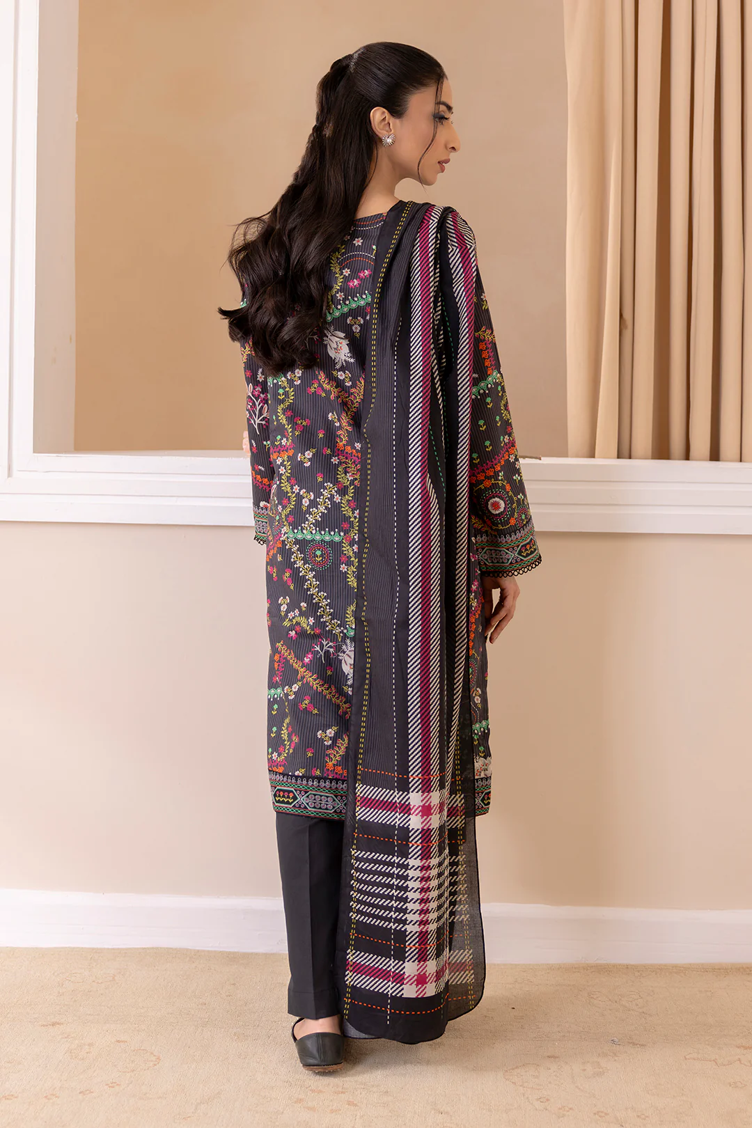 Embroidered Kurta Dupatta Trouser - 2834 - Image 6