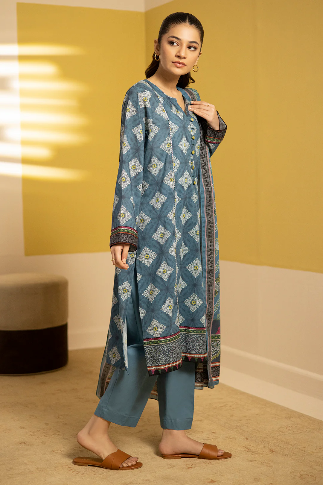 Kurta Dupatta Trouser - 3244 - Image 3