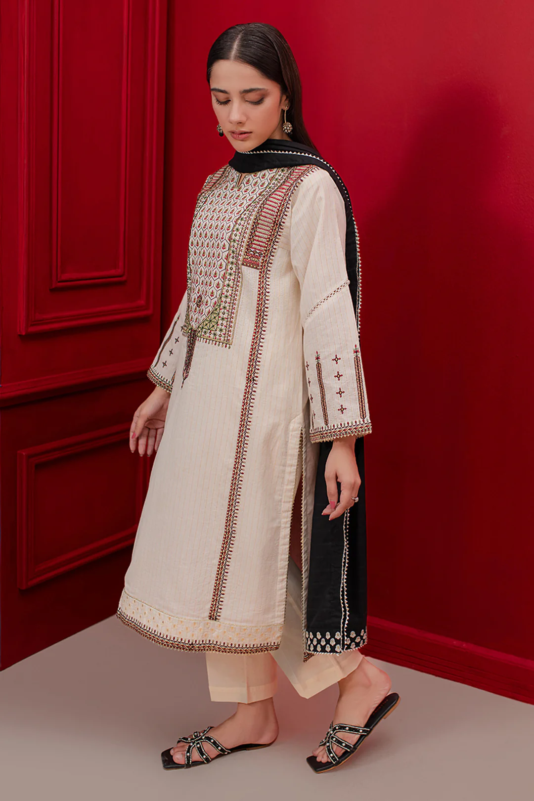 Embroidered Kurta Dupatta Trouser - 3342 - Image 3