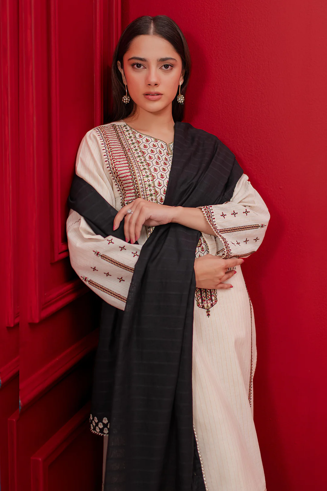 Embroidered Kurta Dupatta Trouser - 3342 - Image 6