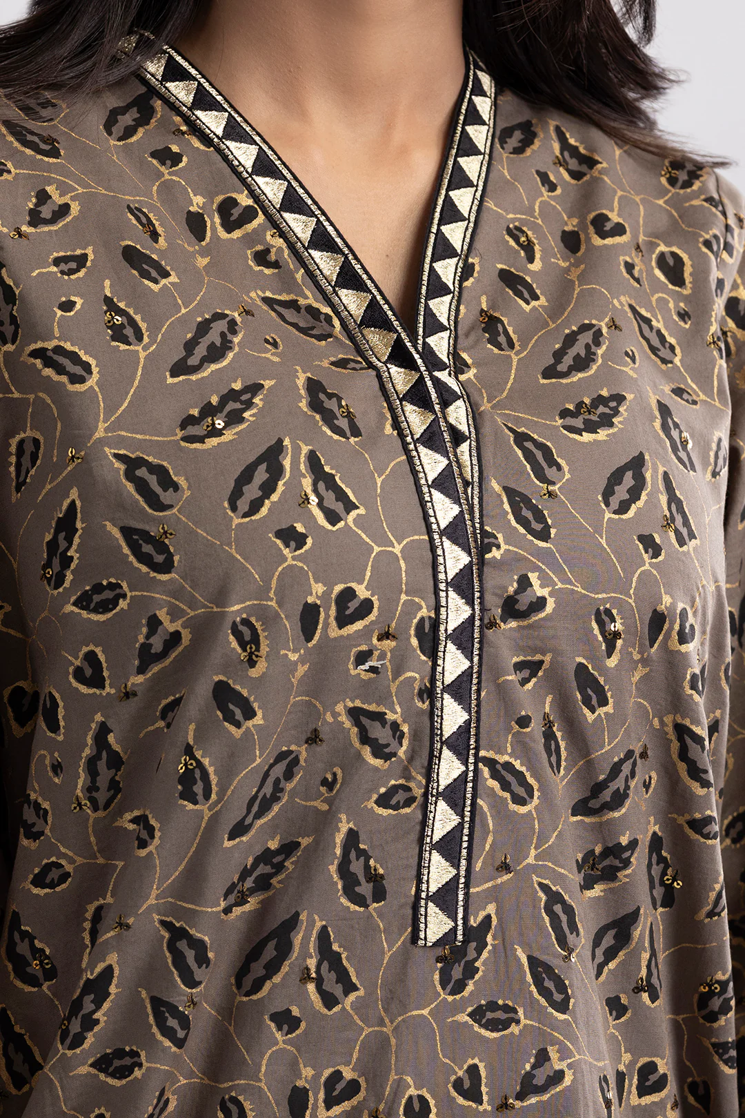 Embroidered Kurta Dupatta Trouser - 3421 - Image 3