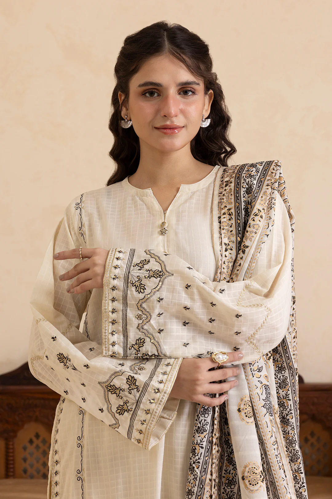 Embroidered Kurta Dupatta Trouser - 2502 - Image 2