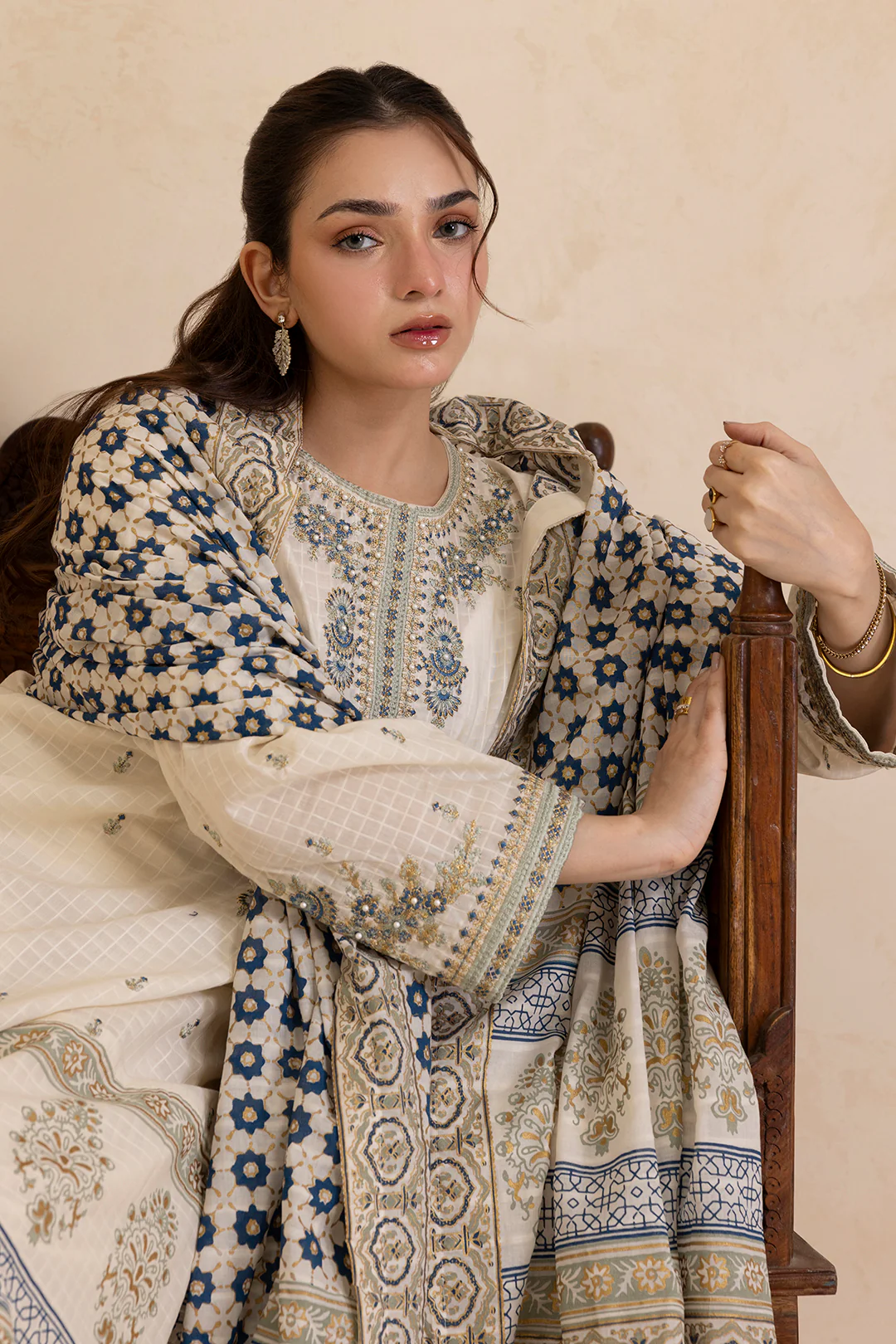 Embroidered Kurta Dupatta Trouser - 2509 - Image 2