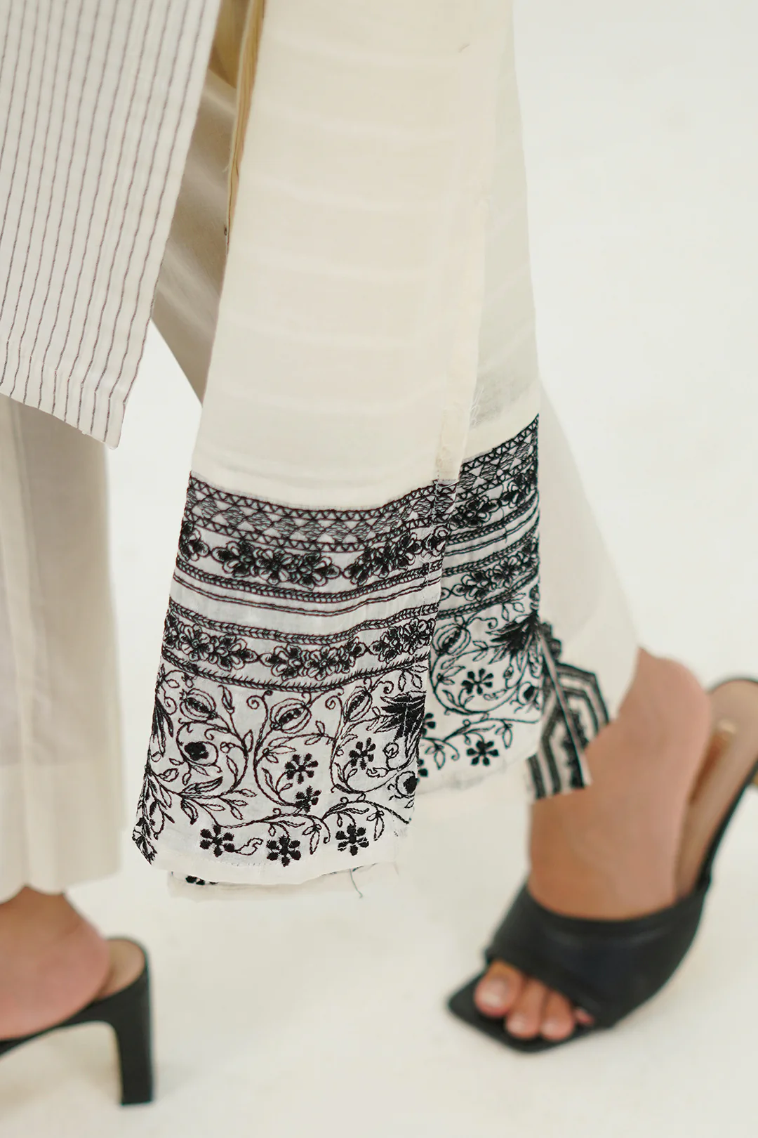 Embroidered Kurta Dupatta Trouser - 1241 - Image 5