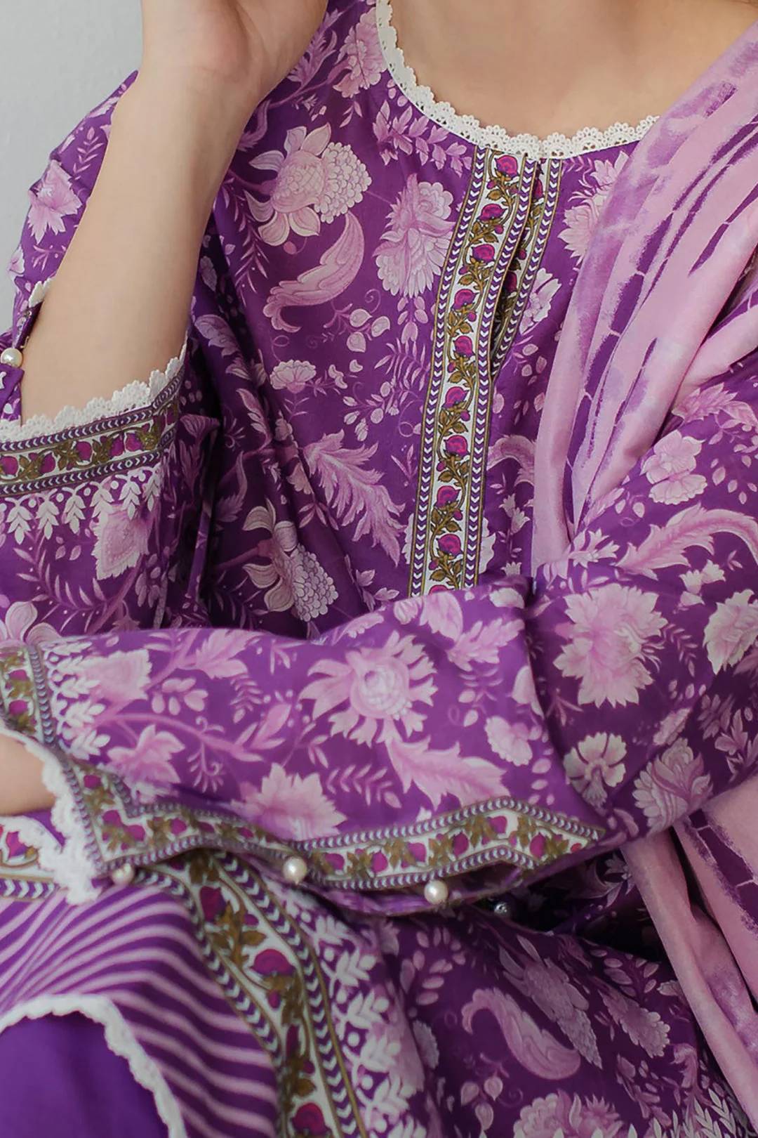 Kurta Dupatta Trouser - 1744 - Image 4