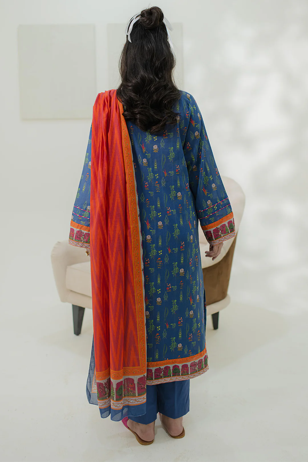 Kurta Dupatta Trouser - 1953 - Image 5