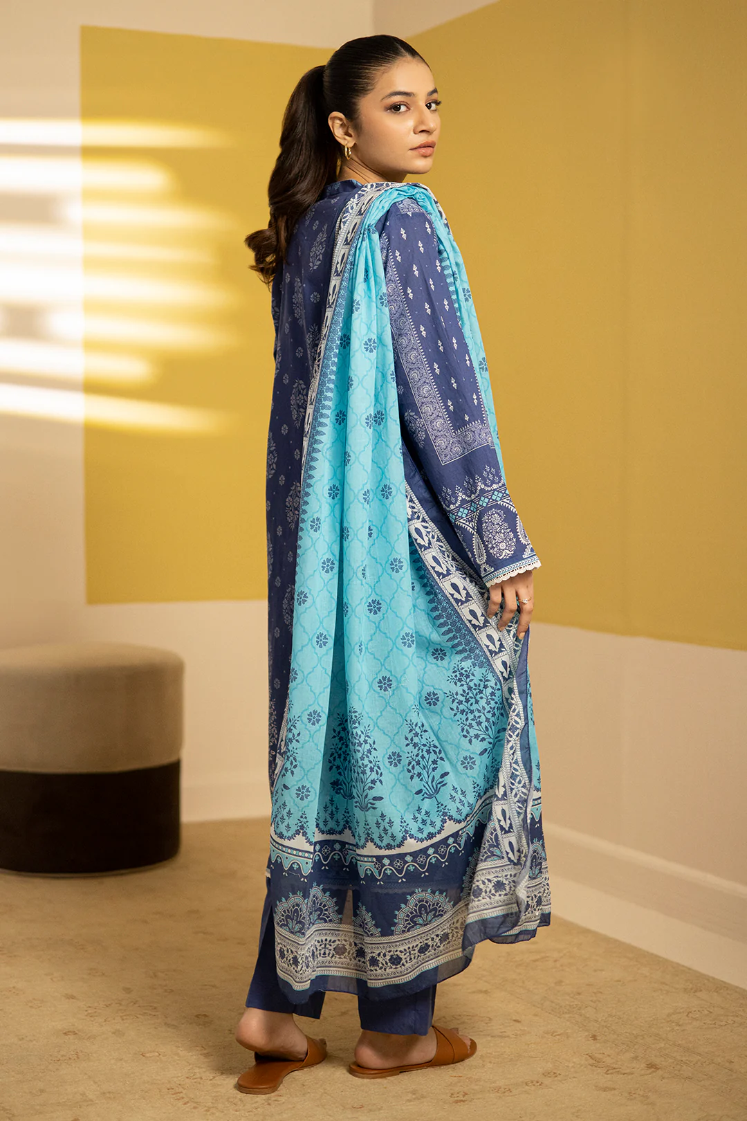 Kurta Dupatta Trouser - 2102 - Image 9