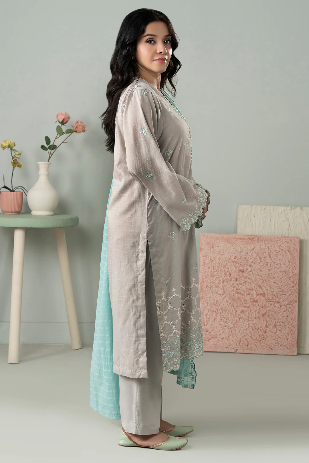 Embroidered Kurta Dupatta Trouser - 2132 - Image 3